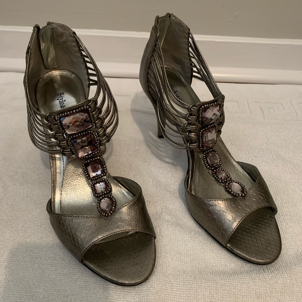 Style & Company gun metal silver heeled sandals with ornamental strap size 9
